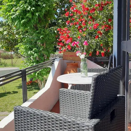 Valenca Guesthouse *
