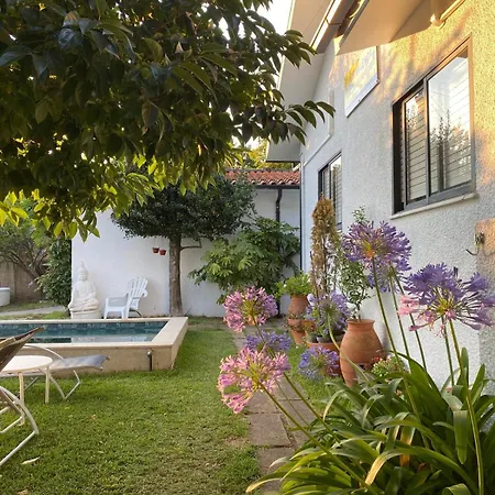 Valenca Guesthouse *