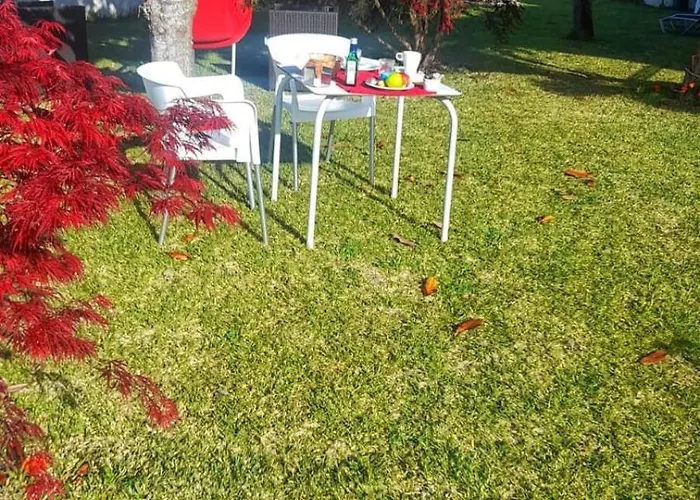 Valenca Guesthouse *