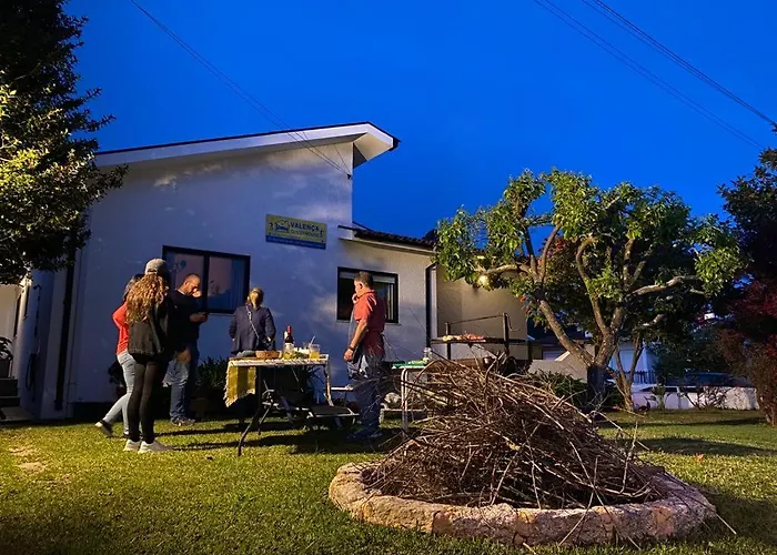 Hostel Valenca Guesthouse *