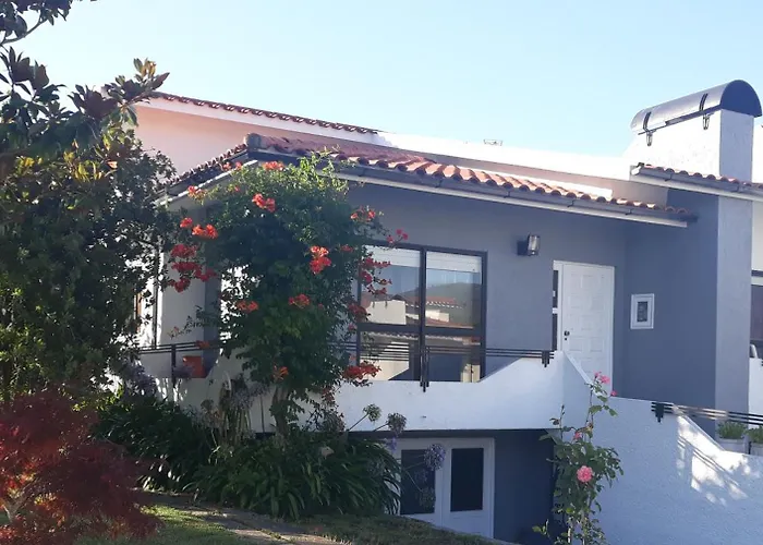 Hostel Valenca Guesthouse *